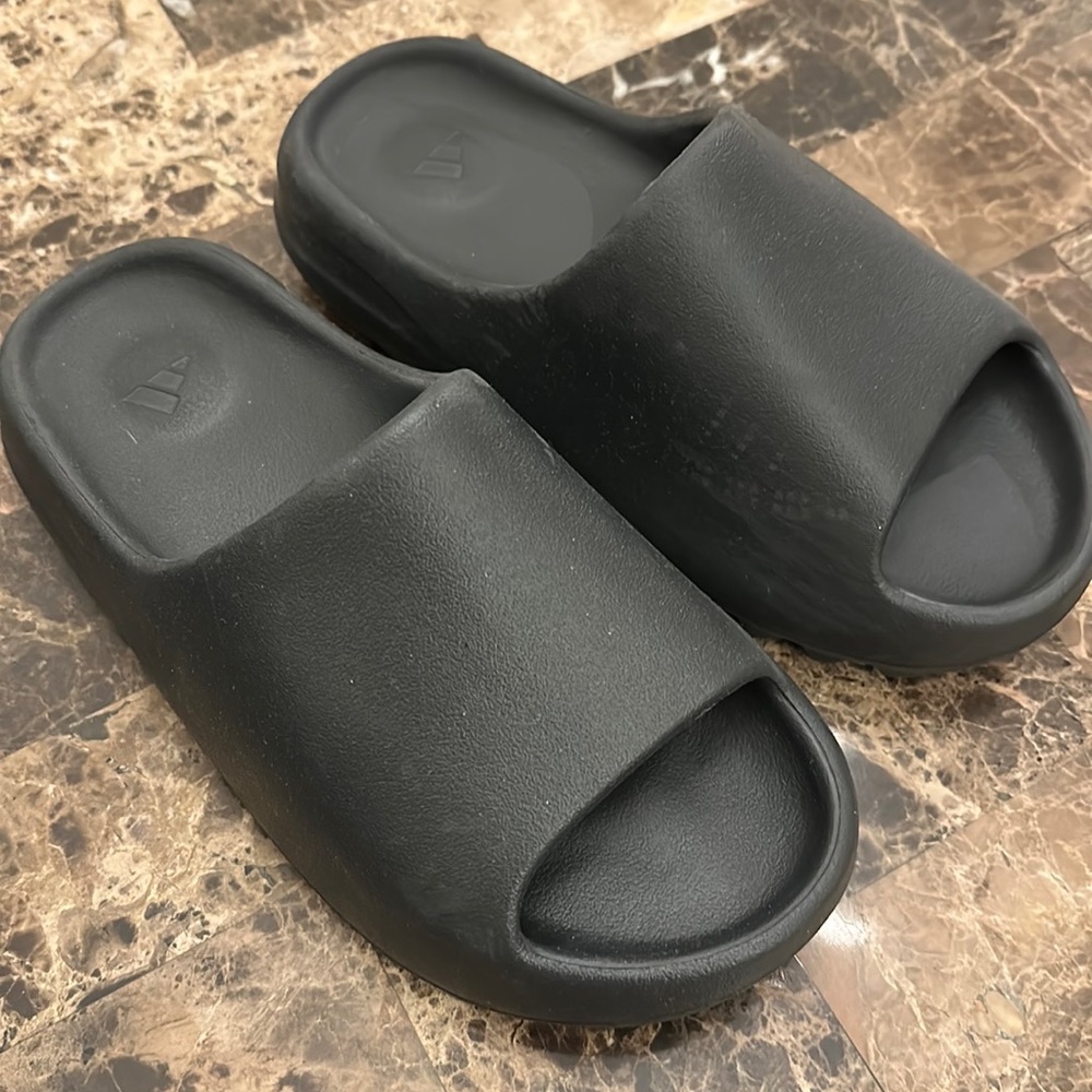 Yeezy Slides